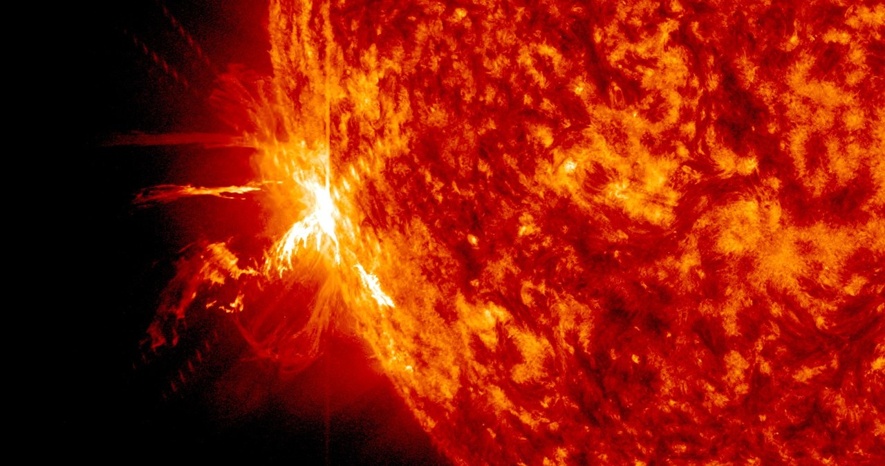 Superrozbłyski na Słońcu są możliwe /NASA