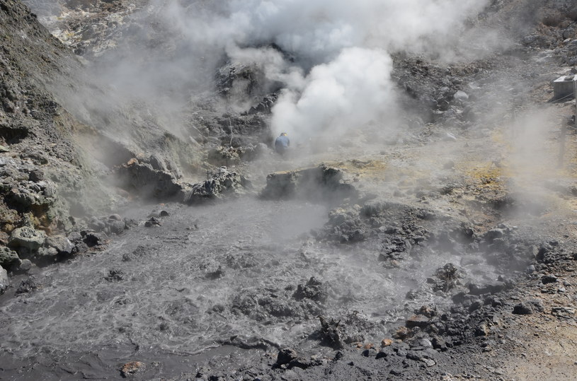 Superwulkan Campi Flegrei zaliczany jest do najbardziej niebezpiecznych formacji tego typu na świecie /AFP