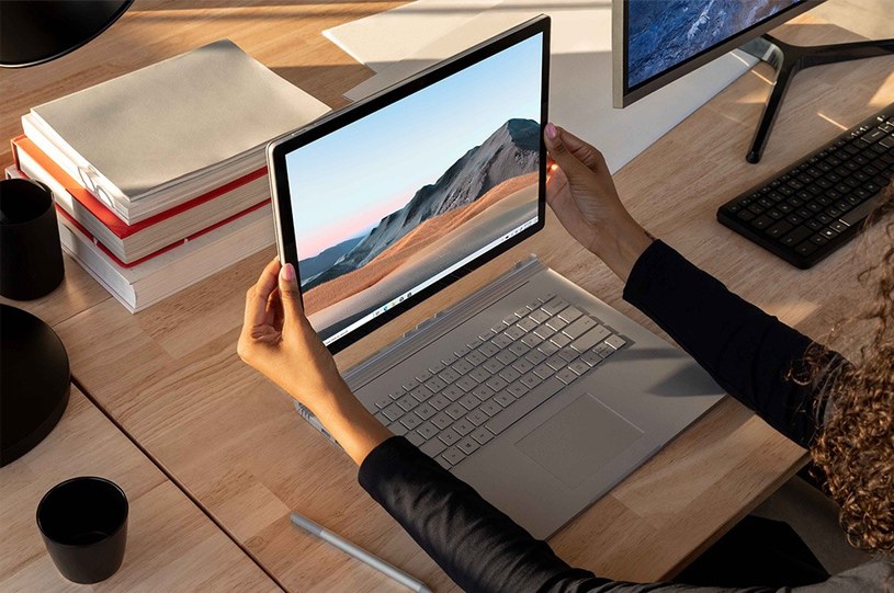 Surface Book 3 to pełnoprawny komputer mobilny, którego można zamienić w tablet /materiały promocyjne