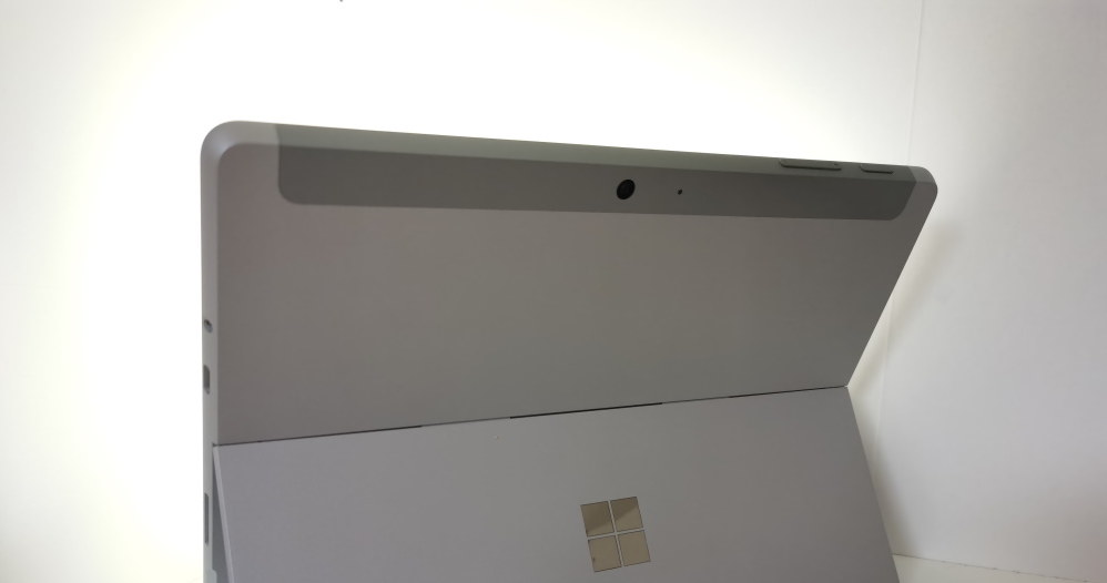 Surface Go 3 - tak prezentuje się tablet z tyłu /INTERIA.PL