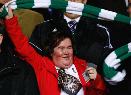Susan Boyle na meczu Celticu Glasgow - fot. Jeff J Mitchell /Getty Images/Flash Press Media