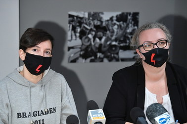 Suski o postulatach Strajku Kobiet: Brakowało tego, że rząd powinien przysłać kawior i szampana