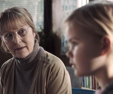 Susse Wold i Annika Wedderkopp w scenie z filmu "Polowanie"