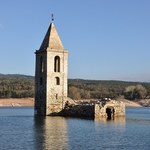 Susza odsłoniła zabytkowy kościół w Hiszpanii. Zbiornik niemal wysechł