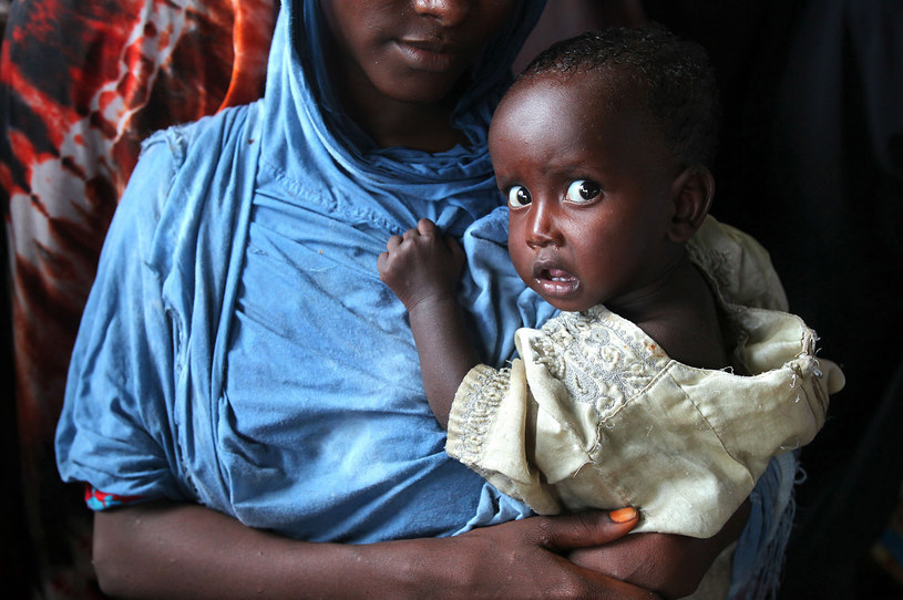 Susza w Rogu Afryki może spowodować szybki wzrost liczby głodujących dzieci z 1,7 mln do 2 mln. Najwięcej dzieci dotkniętych zaburzeniem przyrostu masy ciała mieszka w Azji Południowej /Gallo Images /Getty Images