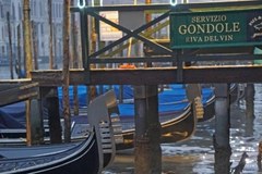 Susza w Wenecji. Po kanałach nie mogą pływać gondole i motorówki