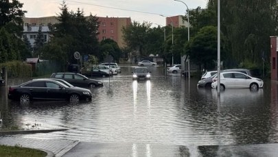 Suwałki zalane. Woda wlewała się przez dach