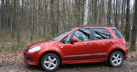 Suzuki SX4 / Kliknij /INTERIA.PL