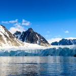 Svalbard. Ratownikom udało się ewakuować polskiego podróżnika