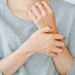 swędzenie skóry choroby Świąd nie tylko w chorobach skóry. Może być objawem cukrzycy, a nawet nowotworu