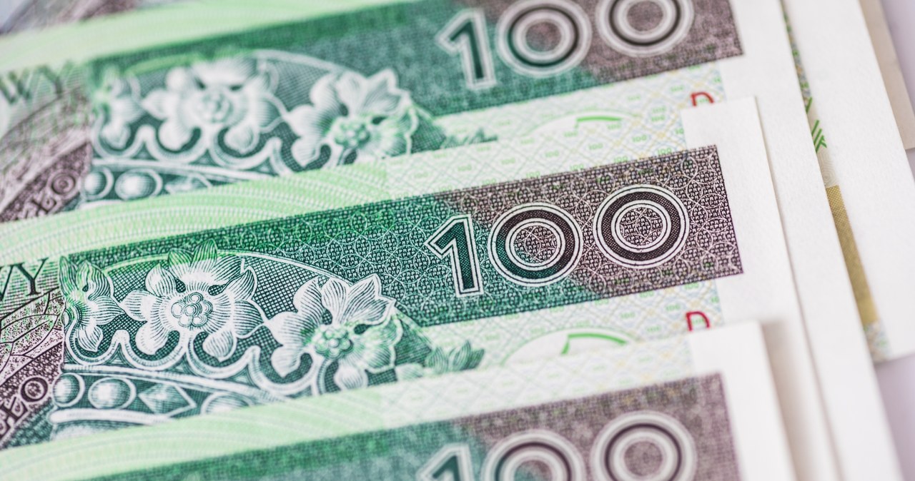 Świadczenie 300 zł rusza już niebawem. Wnioski ruszają 1 lipca. /123RF/PICSEL
