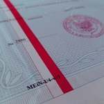 Świadectwa szkolne z błędami. Pilny komunikat MEN