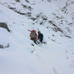 Świadek lawiny w Tatrach: Spod śniegu wystawała ręka i głowa kobiety