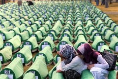 Świat pamięta o masakrze w Srebrenicy 