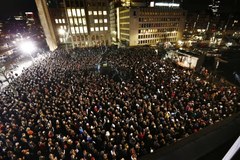 Świat protestuje przeciwko atakom na redakcję Charlie Hebdo