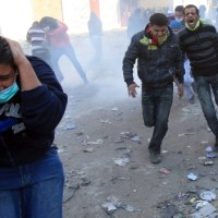 Egipcjanie protestują domagając się od wojskowych oddania władzy w ręce cywilów