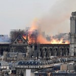 Świat w szoku po pożarze Notre Dame. "Wszyscy jesteśmy z Paryżem"