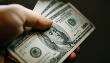 Świat wciąż wierzy w dolara. Euro i juan daleko w tyle