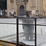 Świąteczna wpadka we Włoszech. Pavarotti utknął w lodowisku, wdowa w szoku