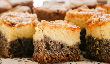 Świąteczne ciasto 2 w 1 z chrupiącą kruszonką. Jedna blacha to za mało