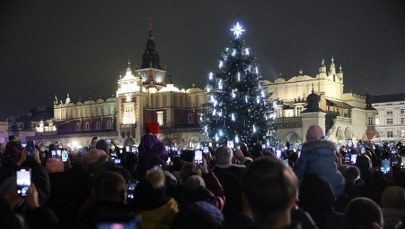 Świąteczne karaoke z RMF FM. Rozbłysła choinka na krakowskim Rynku