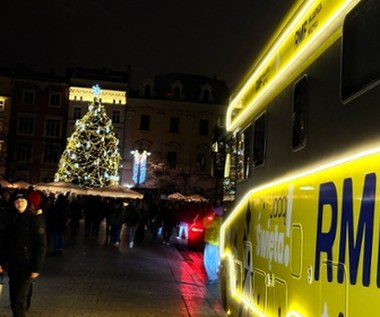 Świąteczne karaoke z RMF FM. Rozbłysła choinka na krakowskim Rynku