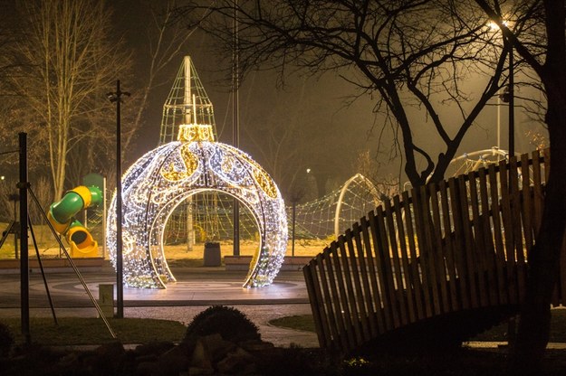 Świąteczne ozdoby w Sosnowcu (fot. sosnowiec.pl) /Materiały prasowe