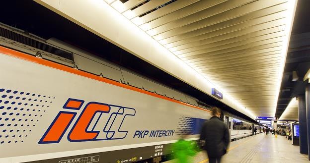 Świąteczne podróże z PKP Intercity... /Informacja prasowa