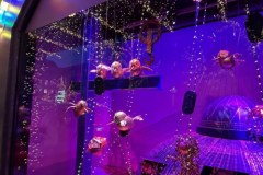 Świąteczne witryny paryskiego domu towarowego Galeries Lafayette