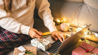 Świąteczne zakupy online. Ile naprawdę planujemy wydać?