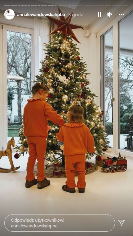 Świąteczny nastrój w domu Lewandowskich: Klara i Laura fot. Instagram (instagram.com/annalewandowskahpba) /Instagram