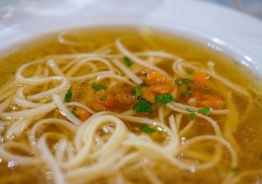 Świąteczny rosół nie dla każdego? Kto powinien uważać?