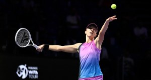 Świątek pokonuje Krejcikovą w Rijadzie