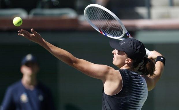 Świątek zameldowała się w trzeciej rundzie. Przez chwilę było nerwowo 