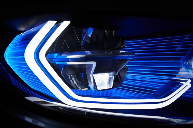 Światła BMW M4 Concept Iconic Lights /Informacja prasowa