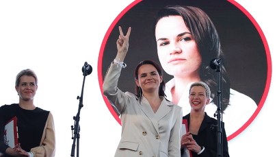 Swiatłana Cichanouska: Wasze matki i dzieci wychodzą na ulice. Nie da się ich pokonać