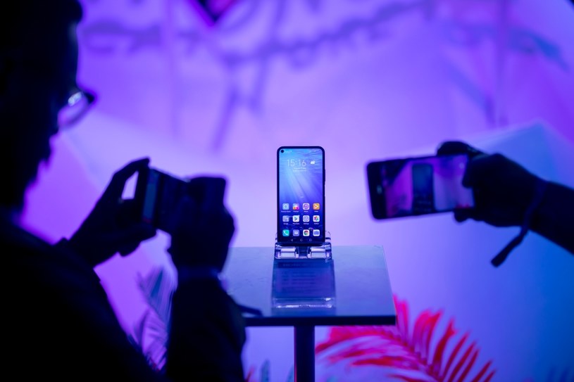 Światowa premiera telefonu Honor 20 Pro /AFP