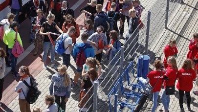 Światowe Dni Młodzieży: Problemy z transportem pielgrzymów z Papui-Nowej Gwinei i Bangladeszu