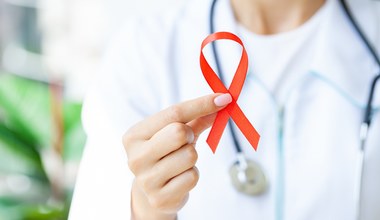 Światowy dzień AIDS. Nowe metody leczenia i bardzo alarmujące statystyki w Polsce