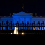 Światowy Dzień Autyzmu: Biały Dom podświetlony na niebiesko