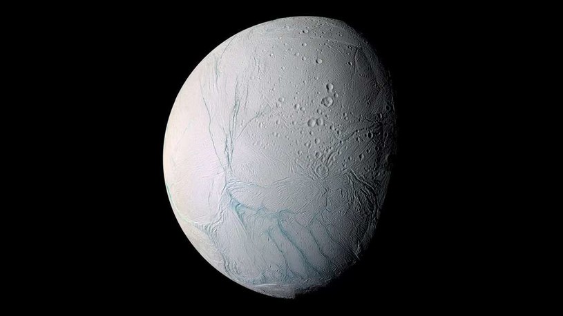Światy takie jak Enceladus są wypełnione Lodem VII /NASA