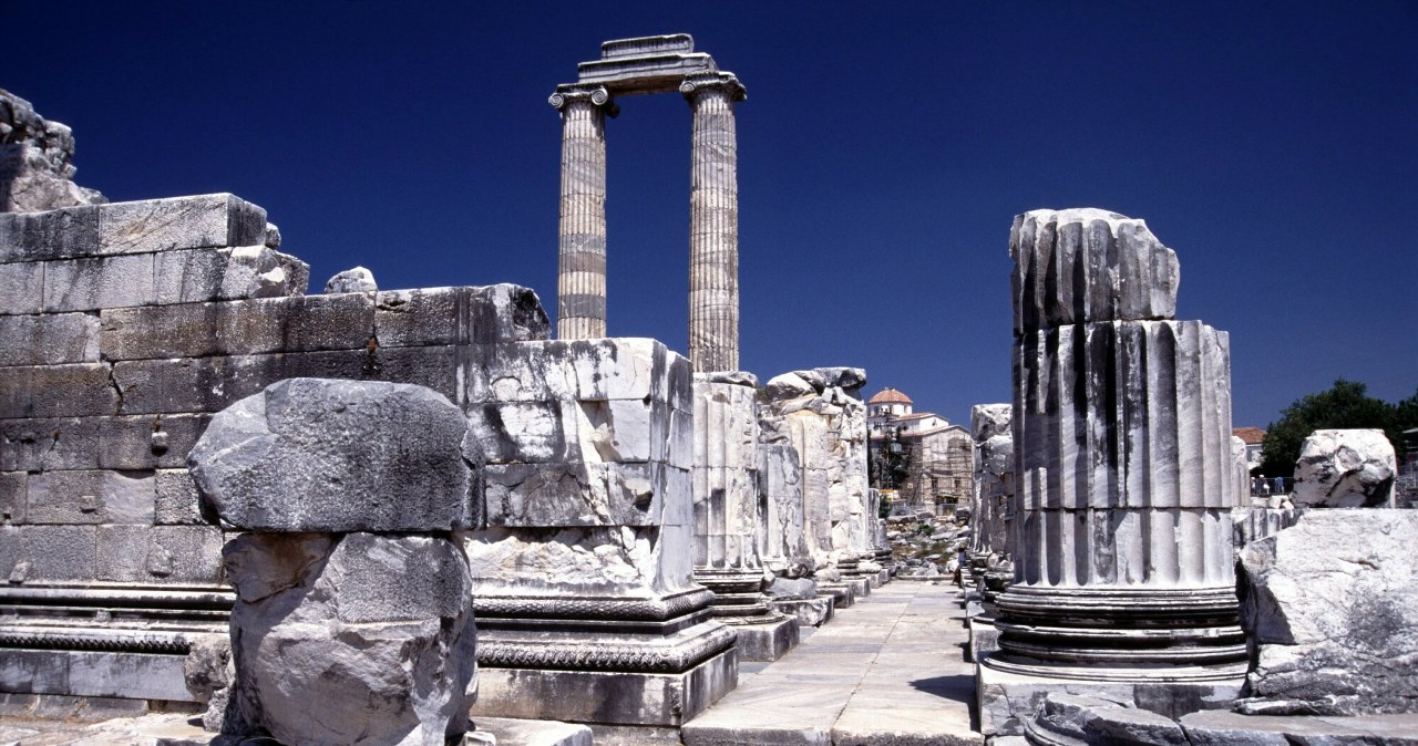 Świątynia Apollina w miejscowości Didim robi wrażenie /DARIUSZ RACZKO/FOTONOVA /East News