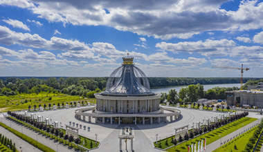 Świątynia ojca Rydzyka z lotu ptaka