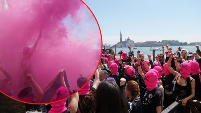 Świece dymne, różowe kominiarki. Protest w Wenecji