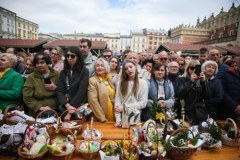 Święcenie pokarmów na krakowskim rynku 