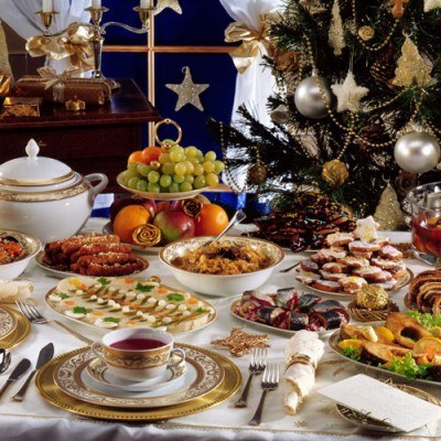Święta to dla Polaków suto zastawiony stół i prezenty pod choinką - skąd wziąć na to pieniądze? /&copy; Bauer