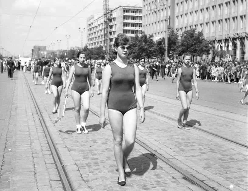Święto Pracy w Warszawie w 1961 r. /Z archiwum Narodowego Archiwum Cyfrowego