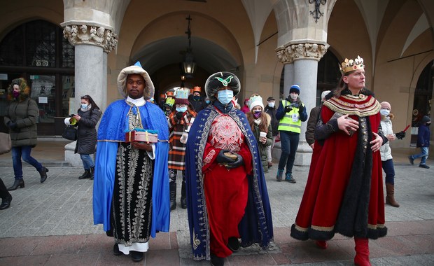 ​Święto Trzech Króli w Krakowie. Trzy pochody dotrą na Rynek Główny