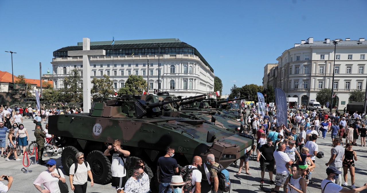 Święto Wojska Polskiego: pokaz sprzętu i przelot samolotów