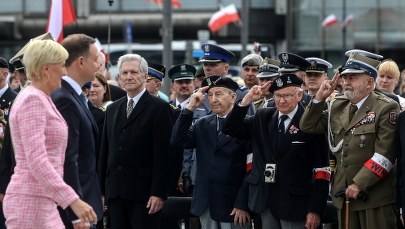 Święto Wojska Polskiego. Prezydent odsłonił tablicę upamiętniającą Żołnierzy Wyklętych